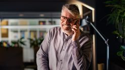 Jens Pfannenschmidt entwickelt mit seinem Team neue Online-Kommunikationskonzepte und begleitet die Kunden in puncto Design, Realisation und Publikation. Er bietet zuverlässige, vorwärtsgerichtete Beratung. Und unkonventionelle Lösungen, die den ökonomischen Realitäten entsprechen. Seine persönliche Programmierung steht auf: Digital Lifestyle!