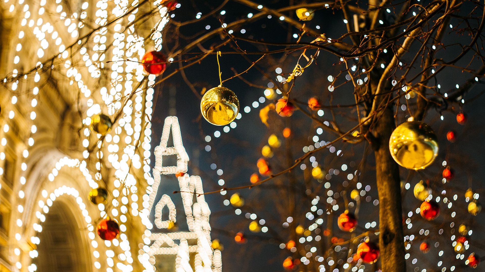 Foto Weihnachtsmarkt Christbaumkugeln