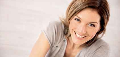 Dr. Pohl ist eine deutschlandweit anerkannte Fachärztin im Bereich Plastische und Ästhetische Chirurgie. Seit vielen Jahren bietet sie ihren Patienten das gesamte Spektrum an Operationen und Behandlungen – seit 2014 in ihrer Privatpraxis. Wir begleiteten diesen Neustart mit einem kompletten Facelifting ihres Print- und Online-Auftritts. 