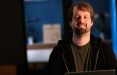 Kreativer Kopf. Für digitale Datenbahnen. Christian Binder ist als ausgebildeter Mediengestalter für Digital- und Printmedien bei uns zu Hause. Die Realisierung von Lösungen im Bereich der Onlinekommunikation ist sein Steckenpferd. Und beim Erstellen von dynamischen Webseiten unter Nutzung verschiedener Scriptsprachen und Servertechnologien sitzt er auch fest im Sattel.